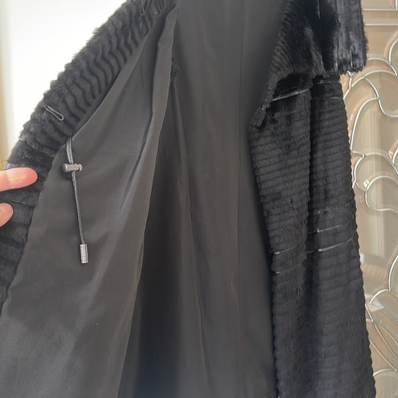 Trilogy Black Long Fur Vest Collar
Size M - Picture 6 of 10